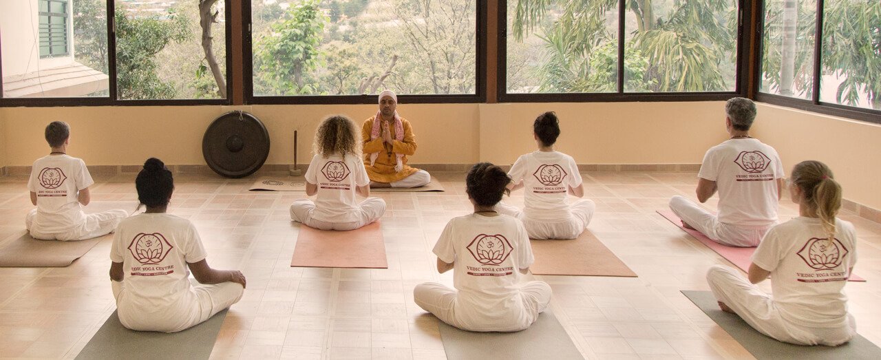 yoga-teacher-rishikesh-training-yttc-cource