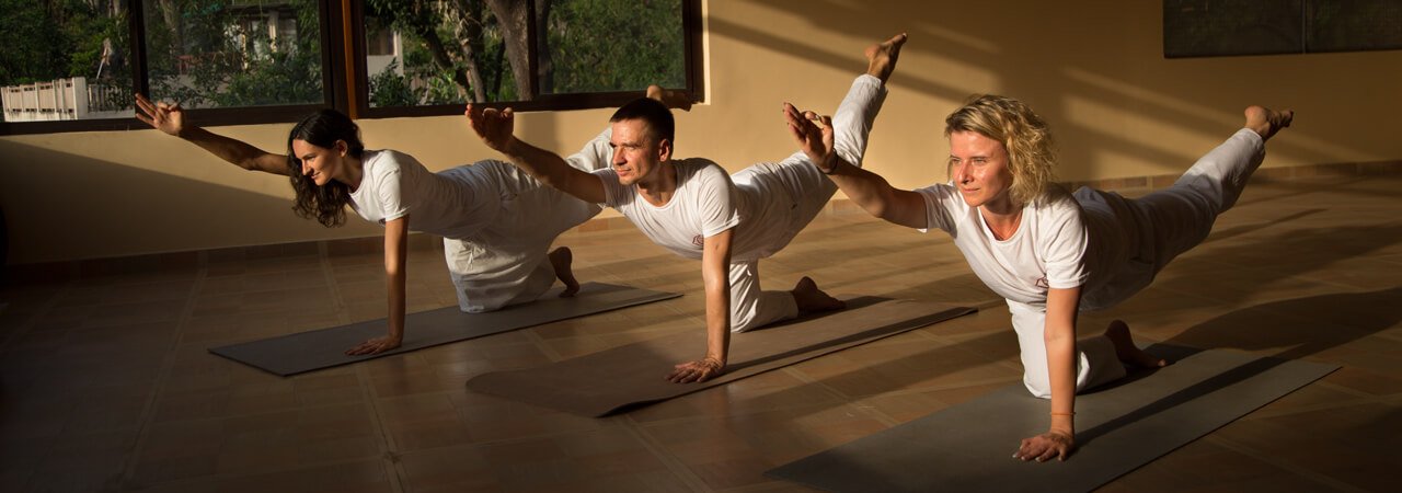 yoga-teacher-rishikesh-training-yttc-cource